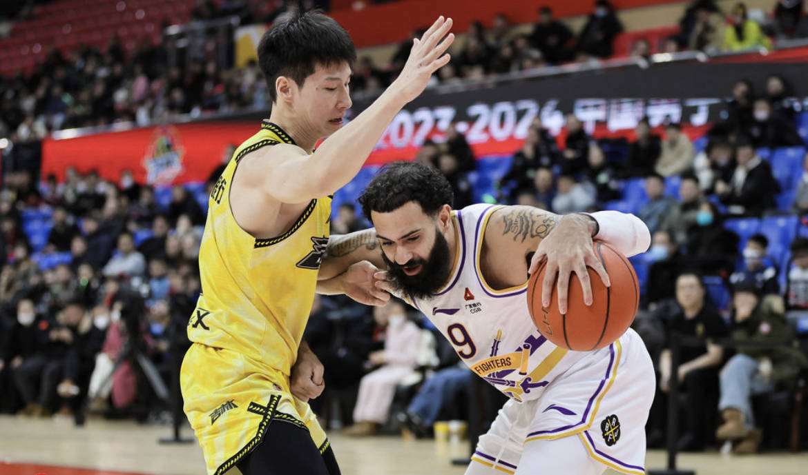 赛地聚焦：CBA常规赛清晨热度飙升，波士顿凯尔特人迎来里程碑，气氛紧张，训练强度明显提升