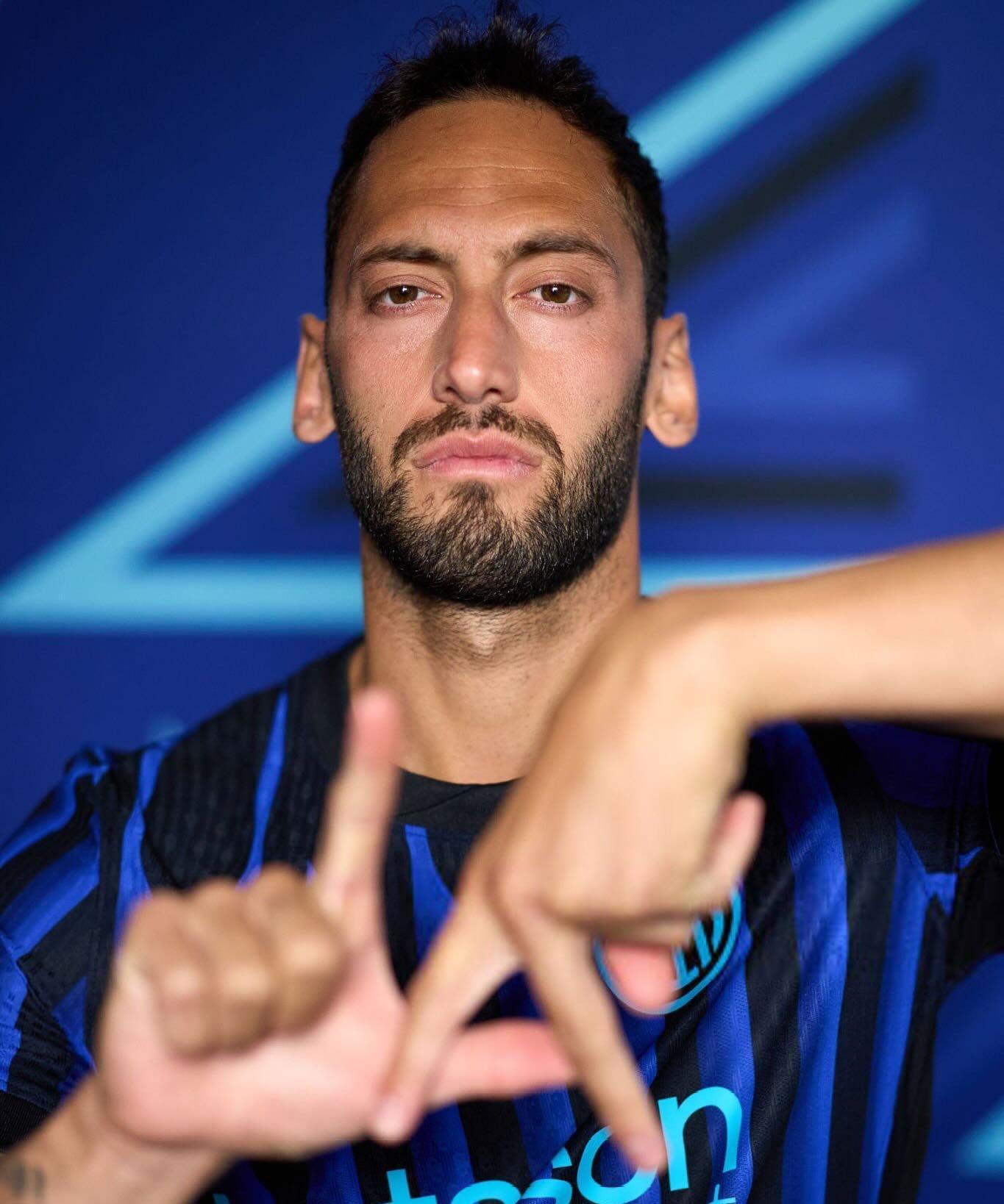 九游体育官网-包含国际米兰训练开放日；关键时刻外线爆发引欢呼；德国杯在即；训练强度明显提升的词条